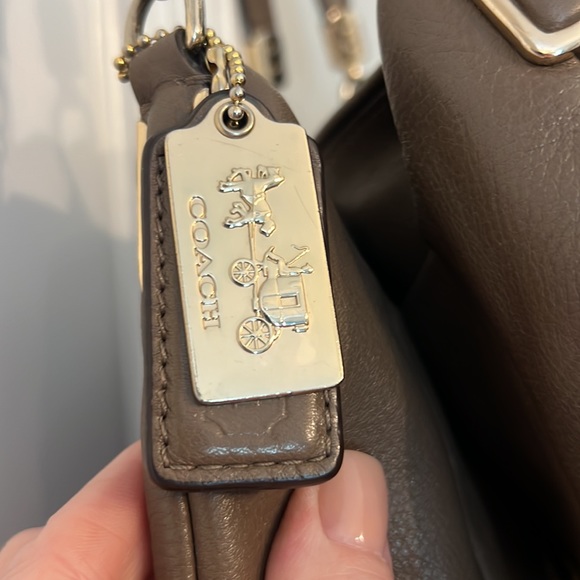 Coach tan shoulder Bag - Picture 2 of 10
